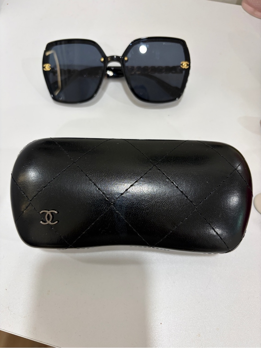 CHANEL Black Oversized Square Sunglasses with Gold CC Chain Detail - Picture 7 of 8